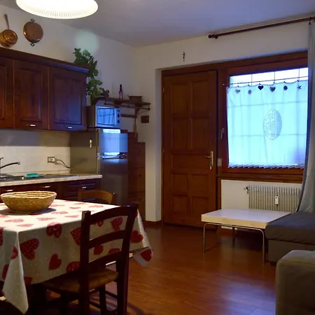 アパート Casa Alpina Place イゾラッチャ